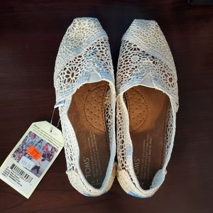 Toms Natural Crochet New with tags